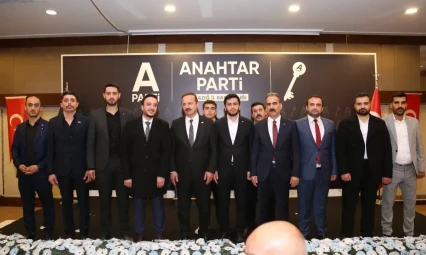 İktidardan Düşme Korkusu Siyasetçiyi Terbiye Eder