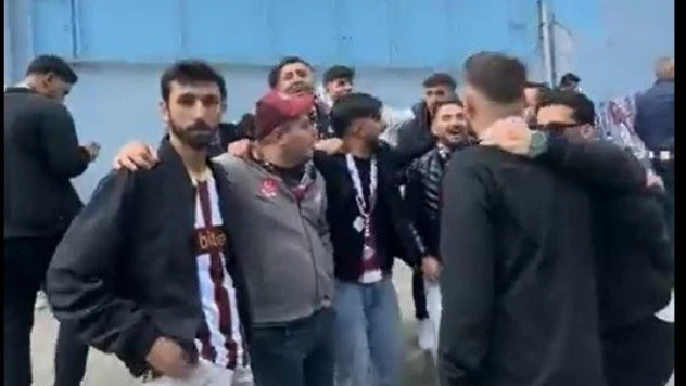Bordo-Beyazlı Taraftarlar İstanbul'a Akın Etti