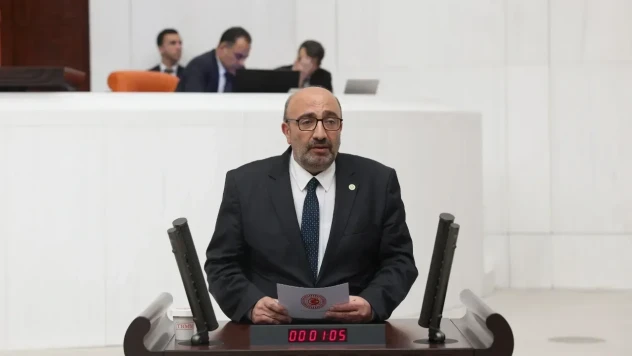 Eğitimi Siyasi Malzeme Yapmayın!