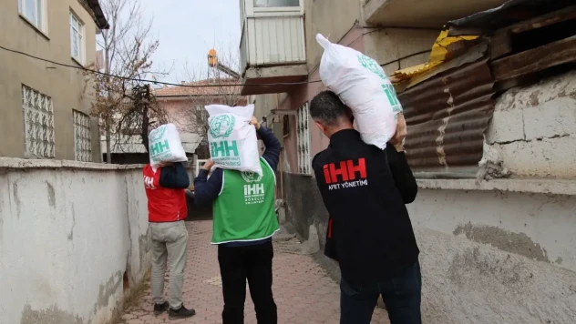 Elazığ İhh Ramazan Yardımlarını Sürdürüyor