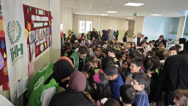 İHH'dan Dürüstlük Manavı Etkinliği