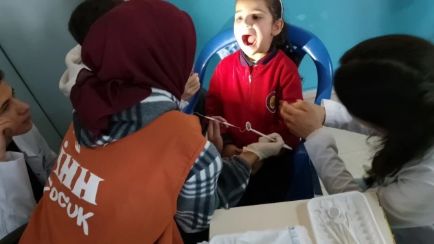 İHH'dan Öğrencilere Diş Sağlığı Eğitimi