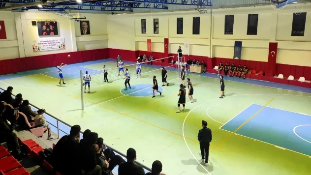 Kovancılar'da Voleybol Heyecanı