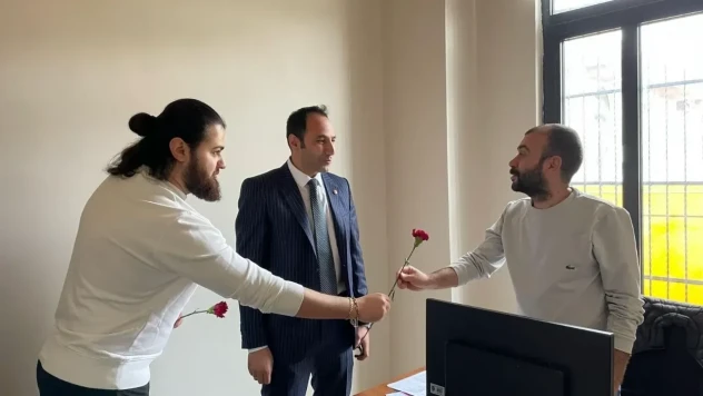 Saadet Partisi Gençlik Kollarından Polislere Anlamlı Ziyaret