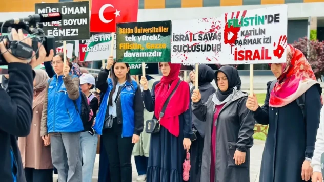 ÜNİAK İsrail'in Gazze'ye Yönelik Saldırılarını Protesto Etti