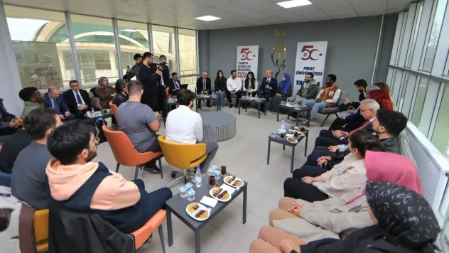 YÖK Başkanı Prof. Dr. Erol Özvar Akademisyen Ve Öğrencilerle Bir Araya Geldi