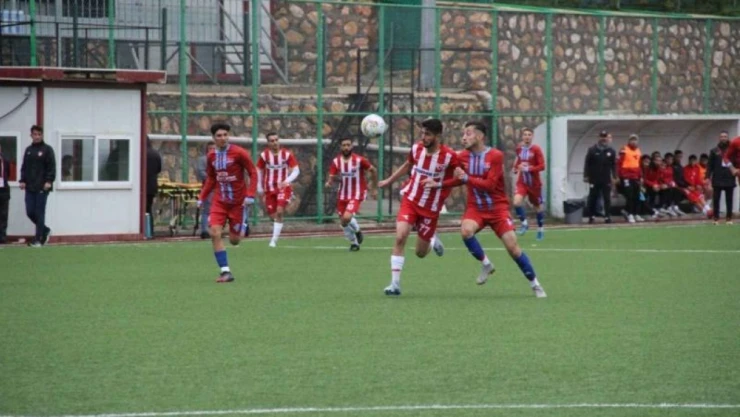 1.Amatörde Zirve Mücadelesi