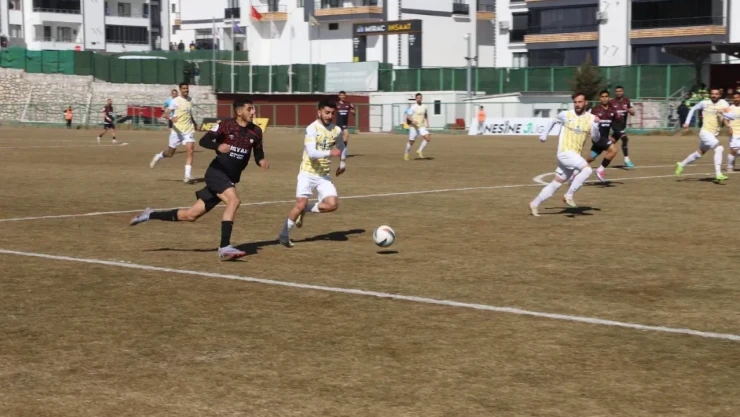 23 Elazığ FK, Eskişehir'de 3 Puan Avında
