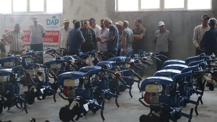 Ağın'da Çiftçilere Çapa Makinesi Dağıtıldı