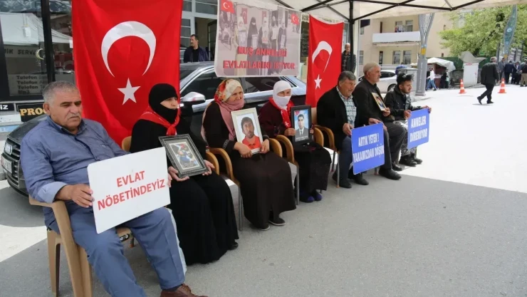 Aileler Feryat Etti: Gelin Devlete Teslim Olun!