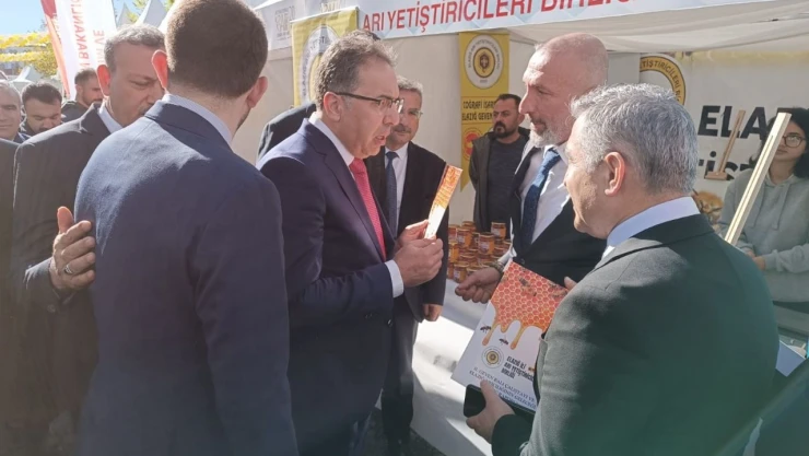 Başkan Canbay Uluslararası Bal Şurası ve Fuarı'na Katıldı