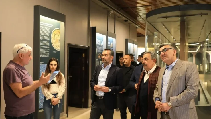 Başkan Şerifoğulları, Kent Müzesi'nde İncelemelerde Bulundu