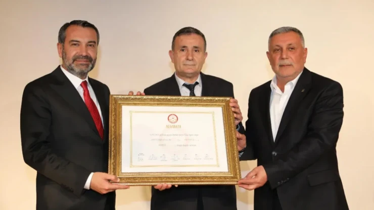 Başkan Şerifoğulları Mazbatasını Aldı