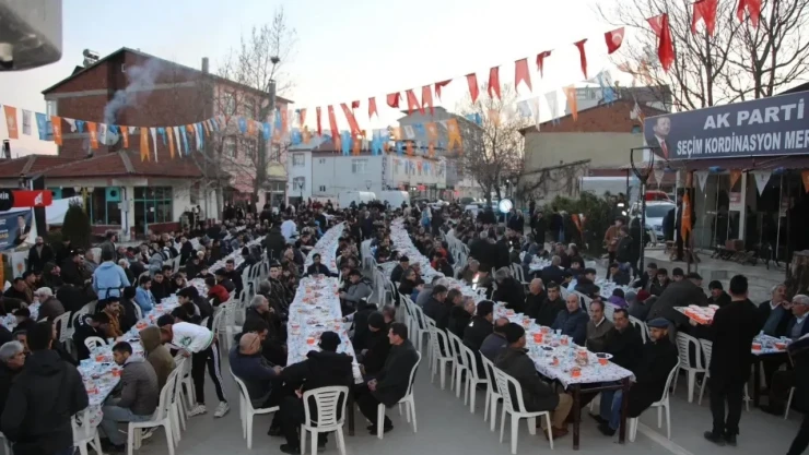 Başkan Yıldırım, İftar Programında Vatandaşlarla Bir Araya Geldi