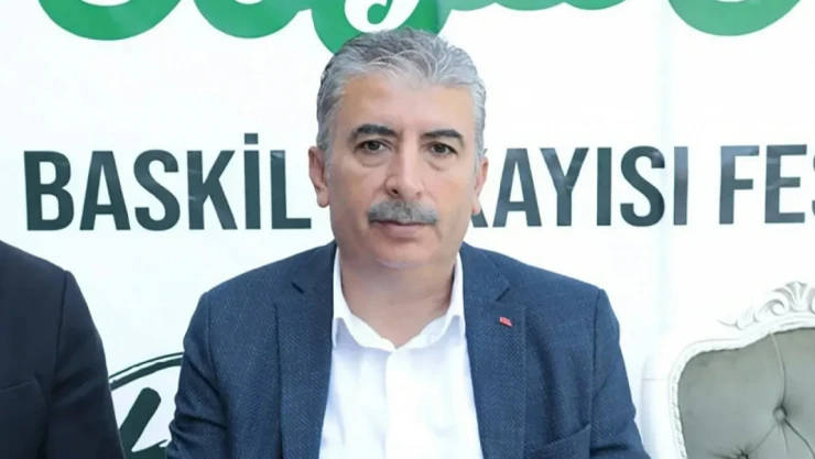 Baskil'de Kayısı Üreticileri Zorluklarla Mücadele Ediyor