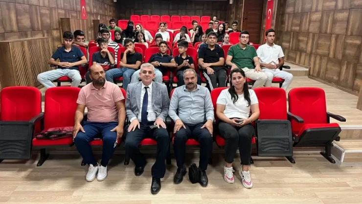 Baskil Lisesi Öğrencilerine Eğitim Semineri!
