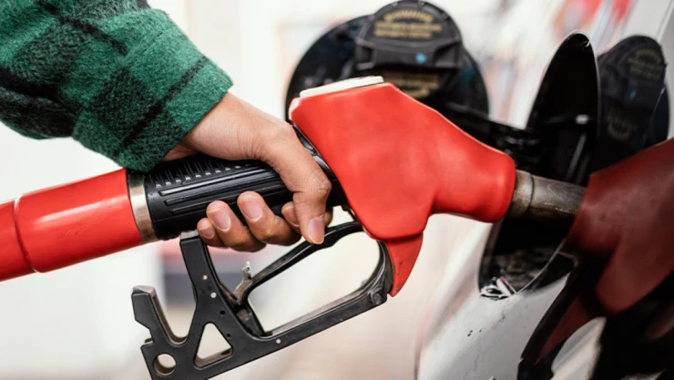 Benzine Yine Zam Geliyor