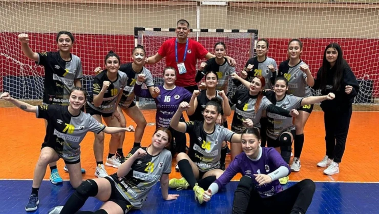 Demir Kızlar Samsun'da Galip