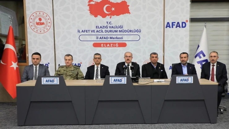 Depremde Hayatını Kaybedenler Elazığ'da Anıldı