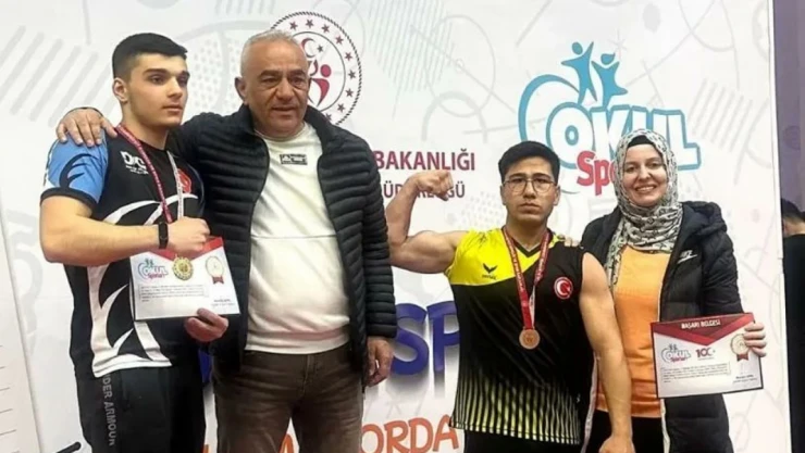 Elazığ'a Altın, Gümüş Ve Bronz Madalya