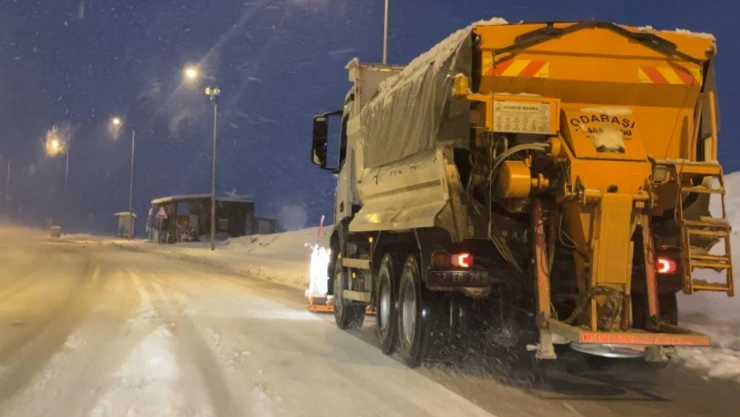 Elazığ Belediyesi'nden Yoğun Kar Yağışına Hızlı Müdahale