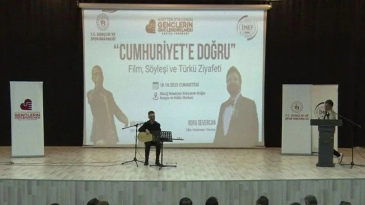 Elazığ'da Gençler 'Cumhuriyet'e Doğru' Etkinliğinde Buluştu