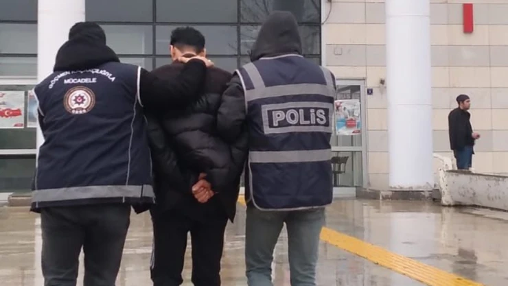 Elazığ'da Göçmen Kaçakçılığı Operasyonu