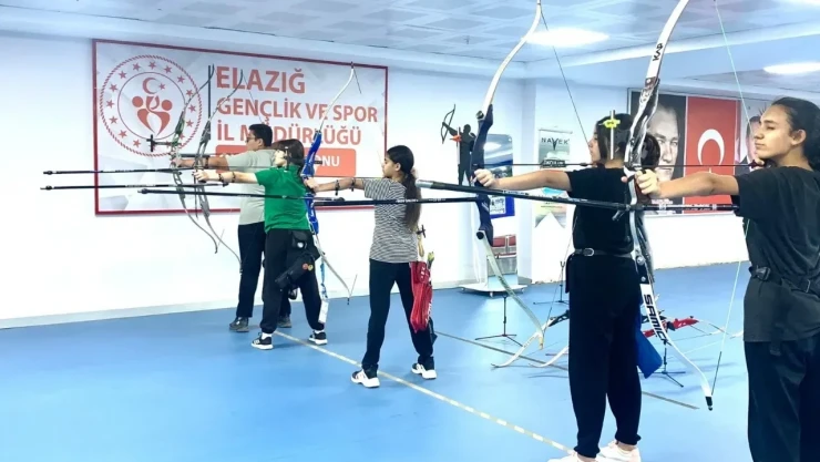 Elazığ'da Mete Gazozlar Yetişiyor