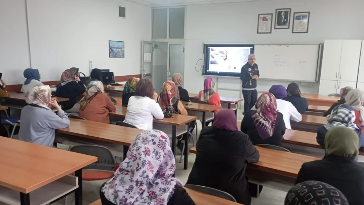 Elazığ'da Narkorehber Eğitimleri Devam Ediyor