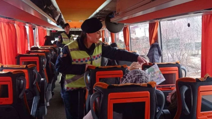 Elazığ'da Yolculara Trafik Eğitimi Verildi