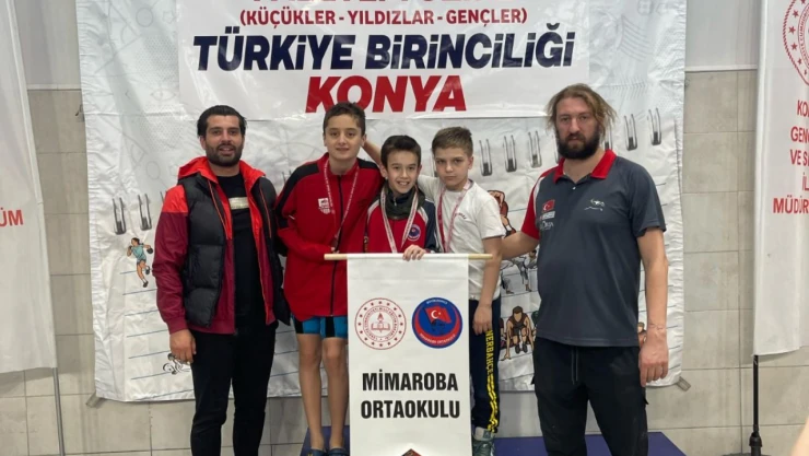 Elazığ İl Özel İdare Yüzme Sporcusu Alp Eren Güler, Türkiye 2.'si Oldu