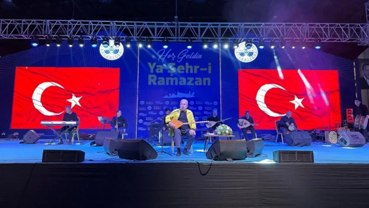 Esat Kabaklı Elazığlıları Mest Etti