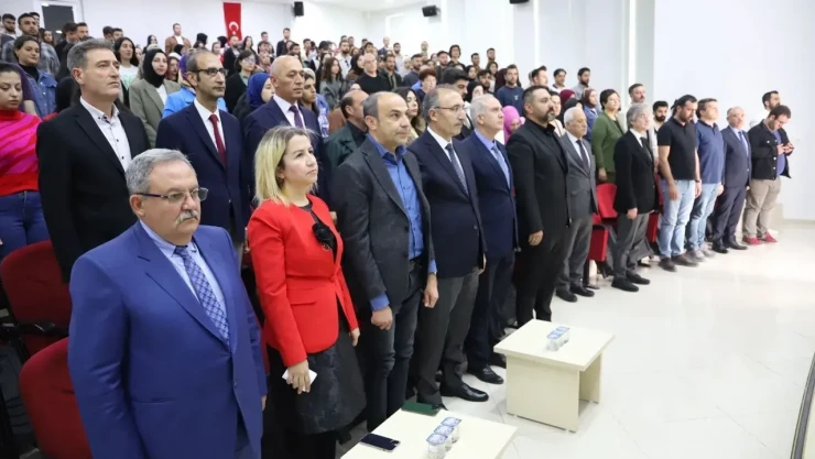 Fırat Üniversitesi'nde Dezanformasyon Konulu Konferans Düzenlendi