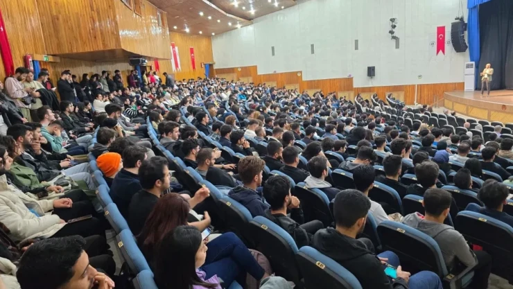 FÜ'de Girişimcilik Fırsatları Anlatıldı