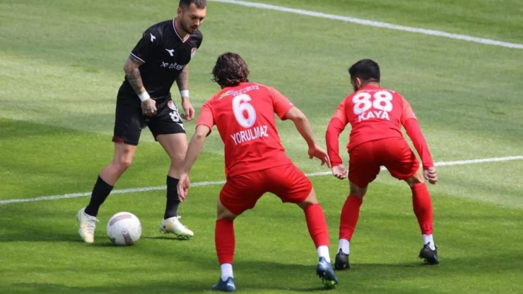 Gakgo'nun Bileğini Büken Yok!
