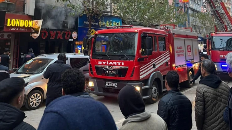 Gazi Caddesinde Korkutan Yangın