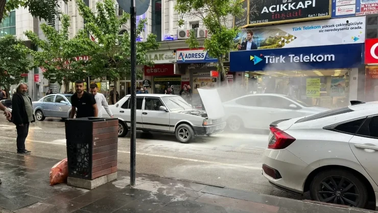 Gazi Caddesini Duman Kapladı