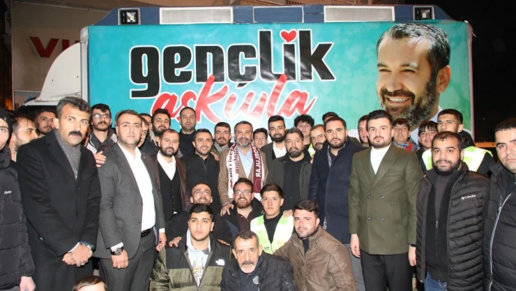Gençler, Başkan Şerifoğulları'nı Coşkuyla Karşıladı