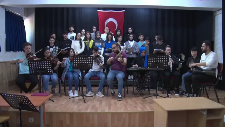 Gençler Konser Hazırlığına Devam Ediyor