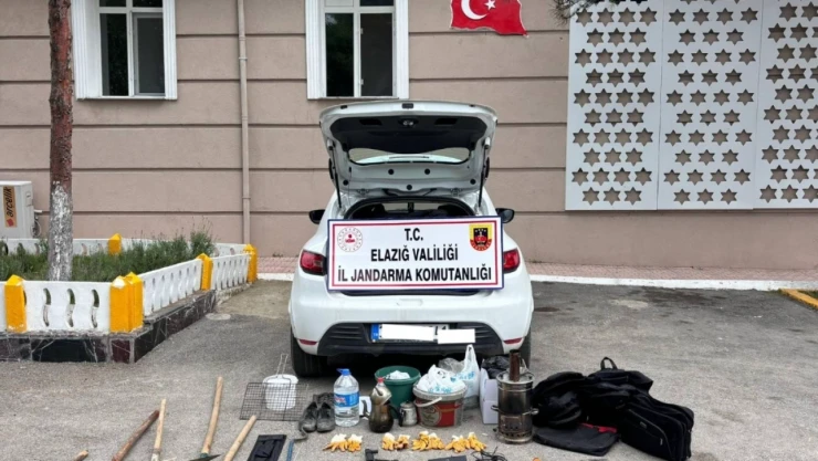 Kaçak Kazı Yapan Definecilere Jandarmadan Suçüstü