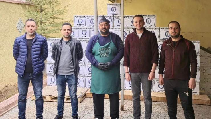 Kadınlar Gününde Çiçek Yerine Ramazan Kolisi