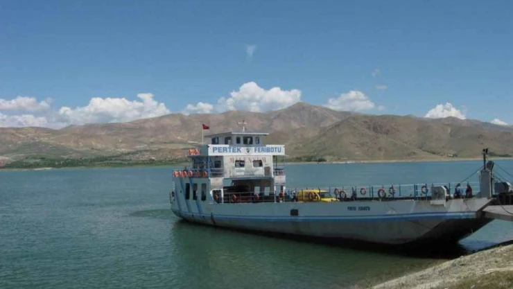Keban Gölün'de Kayıp Şahıs İçin Arama Çalışması Sürüyor