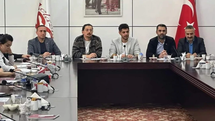 Meclis Üyeleri Mimar ve Mühendis Olmalı!