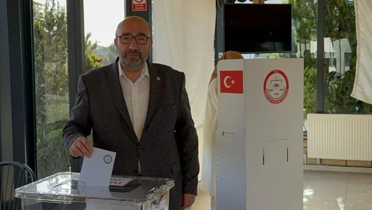 Milletvekili Açıkkapı Oyunu Gazi Huzurevinde Kullandı