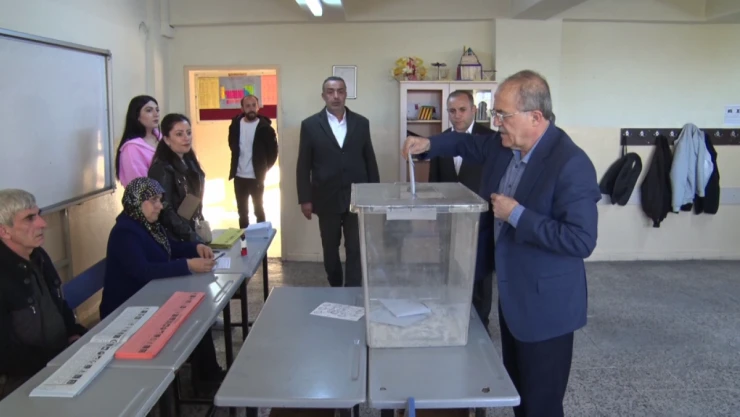 Milli Savunma Bakan Yardımcısı Şuay Alpay Oyunu Kullandı