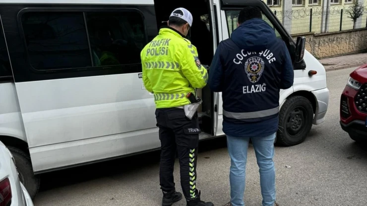 Okul Önlerine Sıkı Takip Devam Ediyor