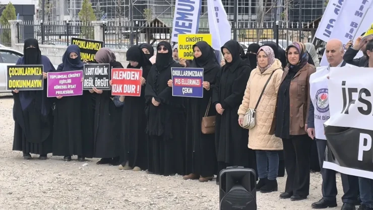 Okullarda Eşcinsellik Eğitimi Provokasyonu