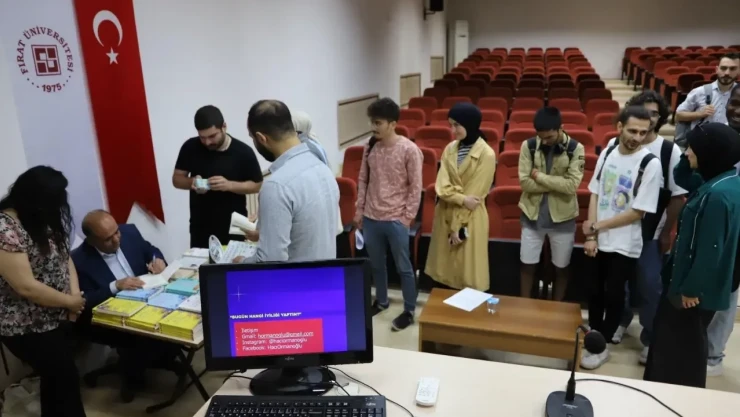 Ömer Deniz Ve Hacı Ormanoğlu Üniversite Öğrencileriyle Buluştu