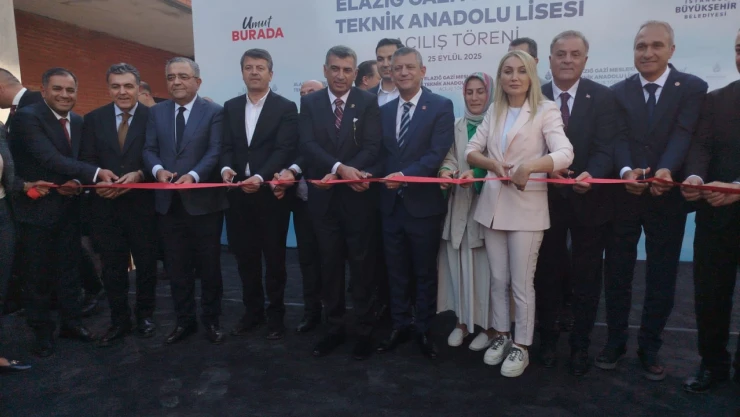 Özgür Özel: Kutuplaşmak İçin Değil, Kucaklaşmak İçin Geliyoruz