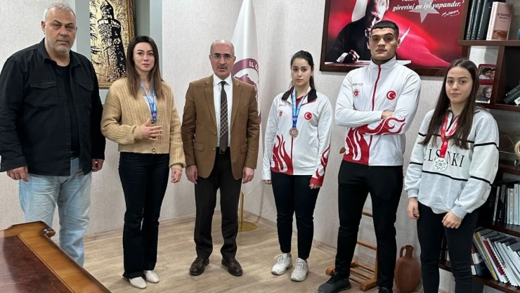 Şampiyonlardan Ali Şiş'e Teşekkür Ziyareti
